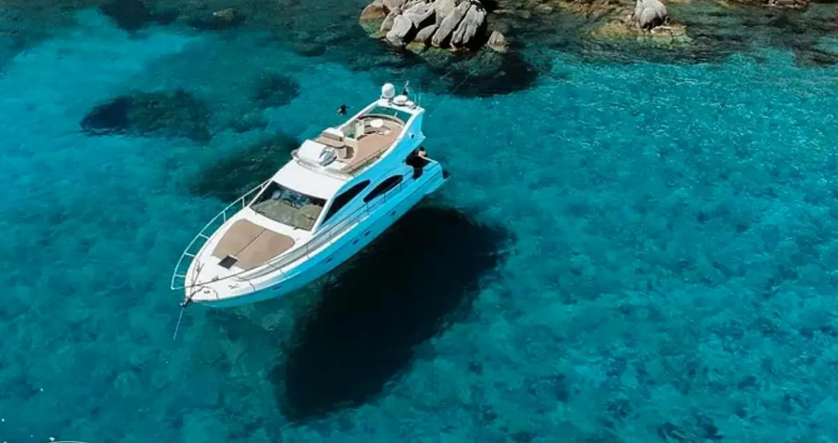Ferretti 480 private yacht charter Mykonos