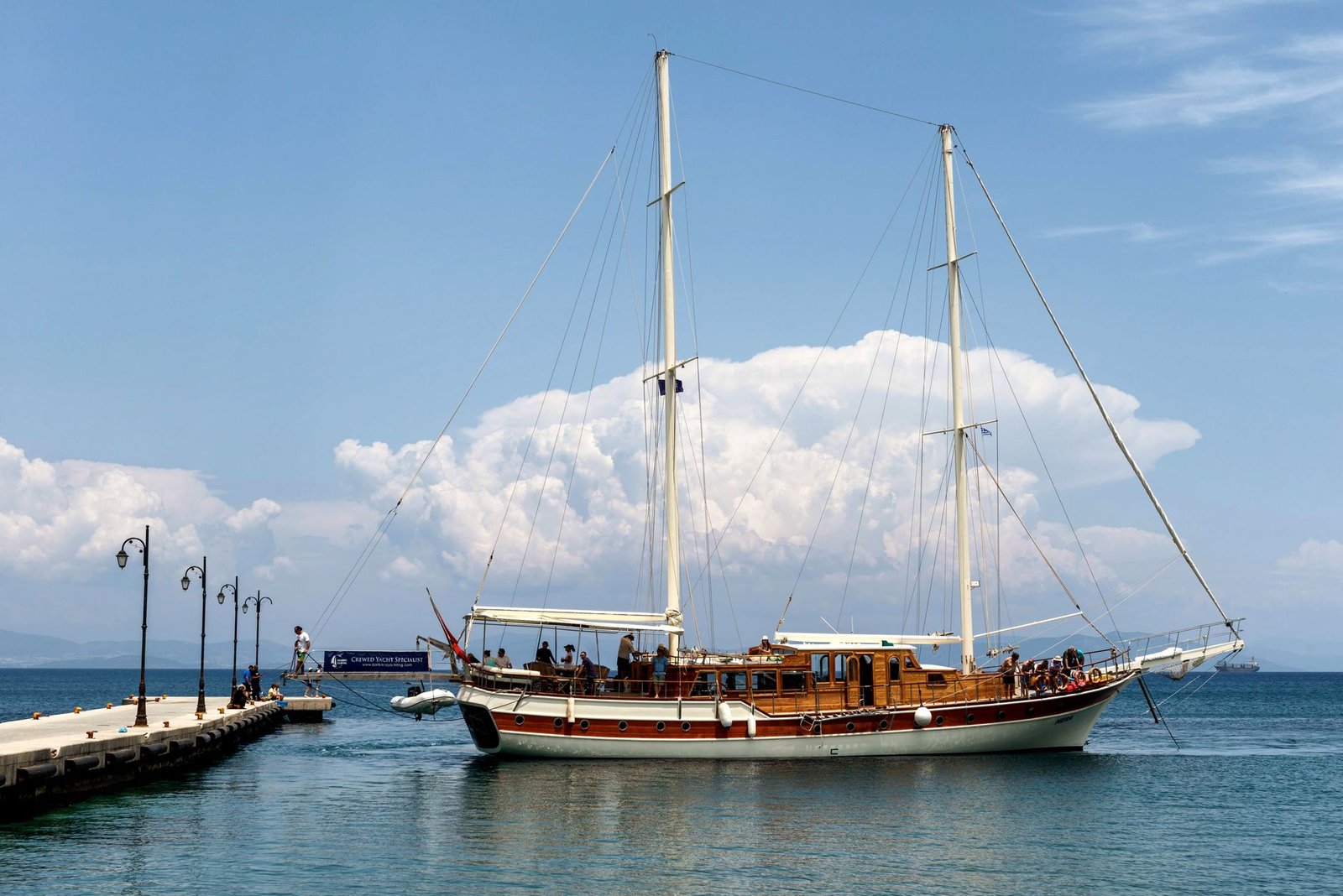 Yachts Mykonos — The Complete Guide to Yacht Charters in Mykonos